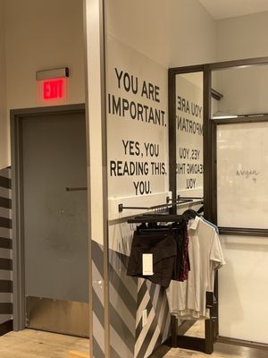 lululemon by null