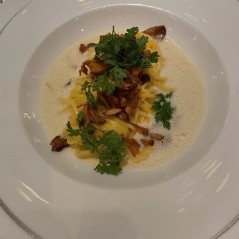 Clos Maggiore - French Near Me - London, XGL
