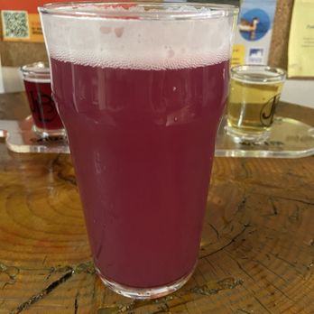 June Lake Brewing - Hard seltzer mixed with Kettle Sour. - Breweries Near Me - June Lake, California June Lake Brewing - Hard seltzer mixed with Kettle Sour. - Breweries Near Me - June Lake, California