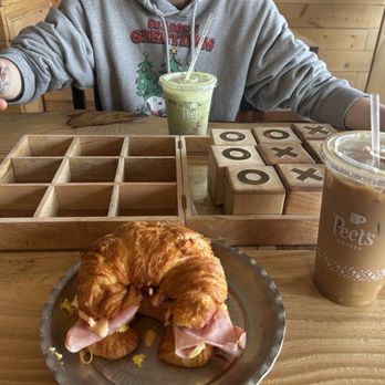 Cafe 33 - Strawberry Matcha, Vanilla Latte - Coffee & Tea Near Me - Sacramento, California