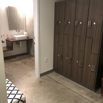 Recoop Spa - Locker & changing area - Massage Near Me - Bellevue, Washington