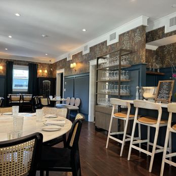 La Nouvelle - Decor - French Near Me - Saint Augustine, Florida