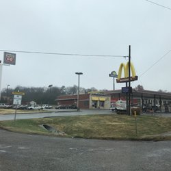 McDonald's - McDonalds and gas station combo