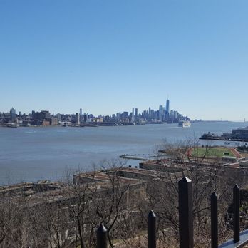 Hamilton Park - NY Skyline - Parks Near Me - Weehawken, New Jersey