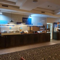 Holiday Inn Express - Breakfast bar