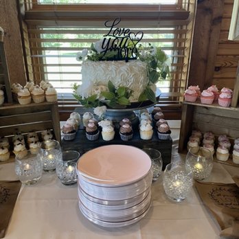 Vanilla Bean Bakery - Sweets table - Bakeries Near Me - Indianapolis, Indiana Vanilla Bean Bakery - Sweets table - Bakeries Near Me - Indianapolis, Indiana