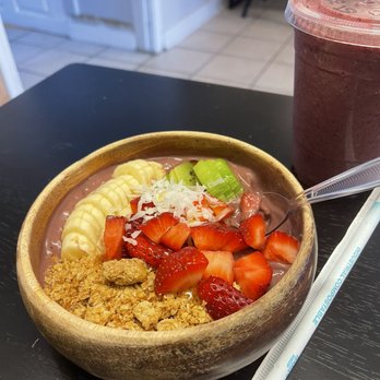 Lolo Kai - The Maui Bowl and St. Thomas smoothie. - New American Near Me - Galveston, Texas Lolo Kai - The Maui Bowl and St. Thomas smoothie. - New American Near Me - Galveston, Texas