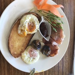 The Brooklyn Deli - Eggs and Bacon on Sourdough