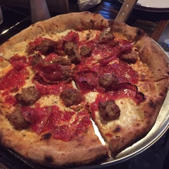 V Pizza - pizza picante - Pizza Near Me - Jacksonville Beach, Florida