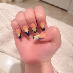Q Nails - Nails