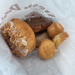 Couple old fashioned and a white cake peanut. Yum Couple old fashioned and a white cake peanut. Yum