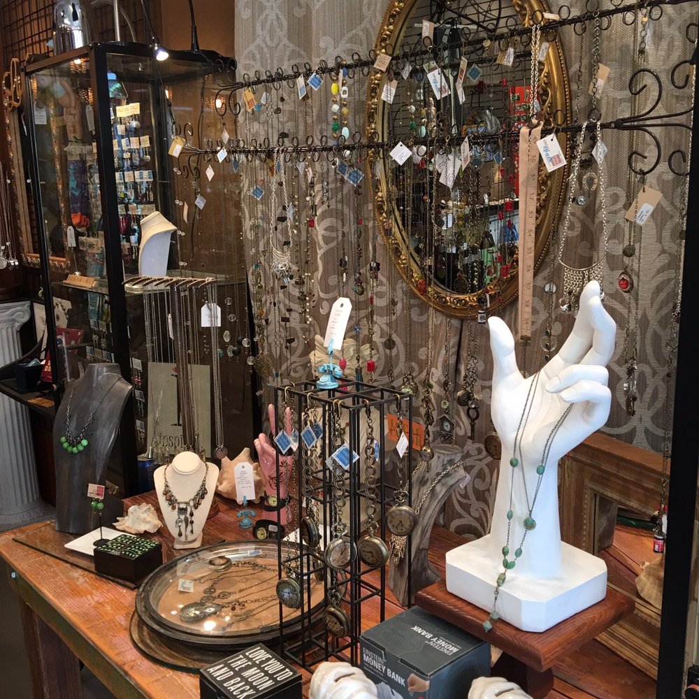 NIVA green - Used, Vintage & Consignment Near Me - Long Beach, Washington NIVA green - Used, Vintage & Consignment Near Me - Long Beach, Washington