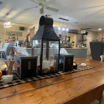 JB's Corner Cafe - a table with a lantern and pumpkins - Cafes Near Me - Punta Gorda, Florida JB's Corner Cafe - a table with a lantern and pumpkins - Cafes Near Me - Punta Gorda, Florida