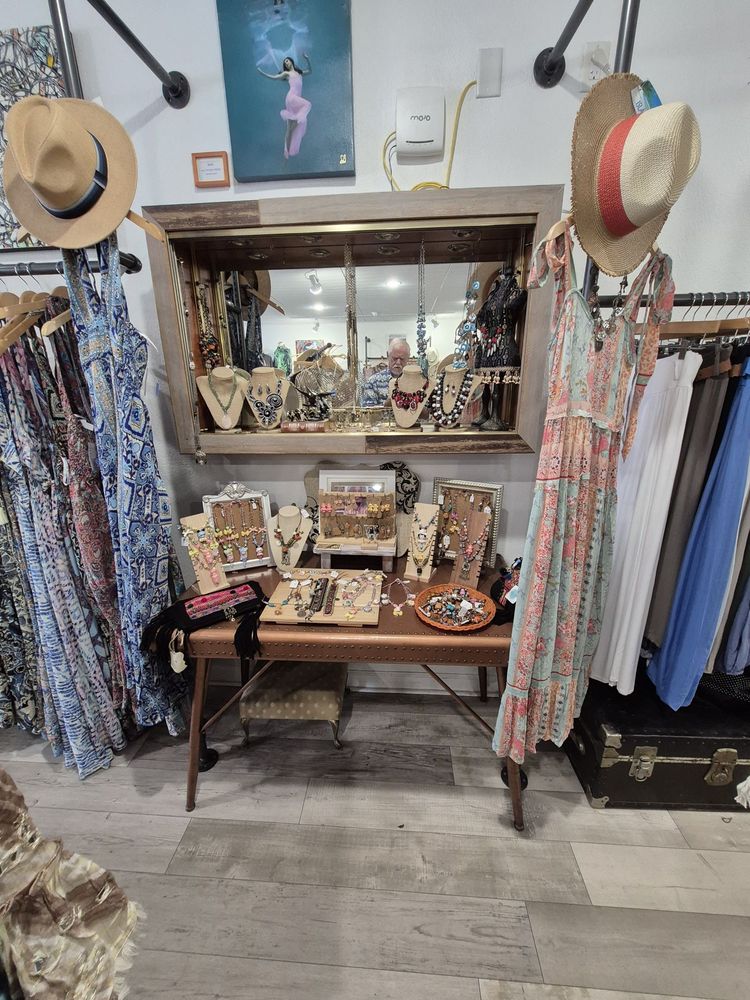 Eclective Boutique Image