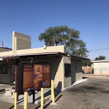 Burritos Alinstante - the outside of a restaurant - Mexican Near Me - Albuquerque, New Mexico