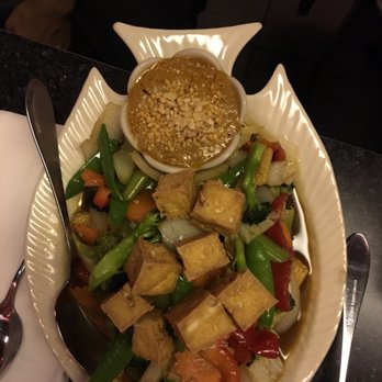 Sookjai Thai Restaurant - Sookjai Thai Garden (Fresh vegetables and tofu sauteed in oyster sauce and garlic with a side of house peanut sauce) - Thai Near Me - Victoria, British Columbia