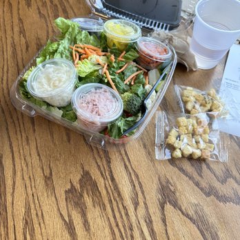 Pizza Plus- Hyrum - Italian salad with jalapeño ranch - Pizza Near Me - Hyrum, Utah Pizza Plus- Hyrum - Italian salad with jalapeño ranch - Pizza Near Me - Hyrum, Utah