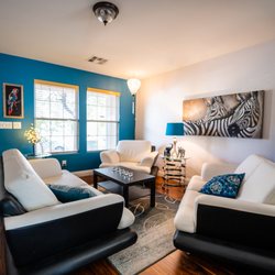 April Huynh - Life Realty District