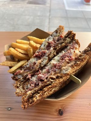 Reuben's Brews - Downtown Seattle Taproom by null
