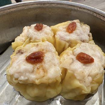 Tim Ho Wan - S7. Steamed Pork Dumplings with Shrimp (Siu Mai) - Dim Sum Near Me - Irvine, California Tim Ho Wan - S7. Steamed Pork Dumplings with Shrimp (Siu Mai) - Dim Sum Near Me - Irvine, California