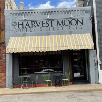 Harvest Moon Coffee And Chocolates - Quaint outdoor seating - Chocolatiers & Shops Near Me - Tarentum, Pennsylvania