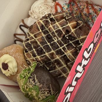 Pinkbox - DA' APPLE FRITTER, DON'T BE SALTY, FEELIN' TOASTY,BABY GOT RAZZ, MAMA'S TRES LECHES and one other truly delicious donut - Donuts Near Me - Las Vegas, Nevada Pinkbox - DA' APPLE FRITTER, DON'T BE SALTY, FEELIN' TOASTY,BABY GOT RAZZ, MAMA'S TRES LECHES and one other truly delicious donut - Donuts Near Me - Las Vegas, Nevada
