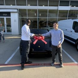 Excellence Auto Direct - Porsche Taycan
