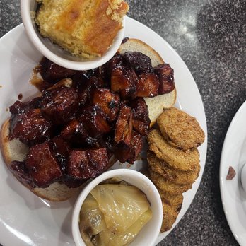 A & Q Cafe - Rib tips cabbage, fried green tomatoes and corn bread - Southern Near Me - Springfield, Illinois