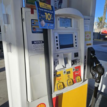 Miramar West Shell - 4.65 per gal - Gas Stations Near Me - San Diego, California