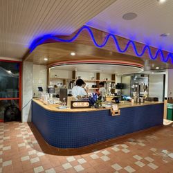 Zed’s - Inside
