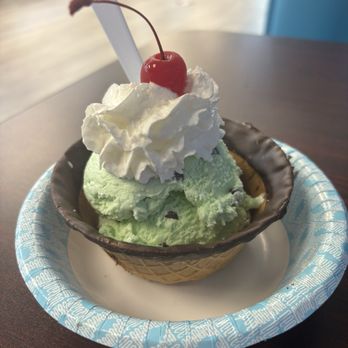Hershey's Ice Cream Cafe Tradition - Mint chocolate chip ice cream in a chocolate dipped waffle bowl w/ whip cream - Acai Bowls Near Me - Port St. Lucie, Florida Hershey's Ice Cream Cafe Tradition - Mint chocolate chip ice cream in a chocolate dipped waffle bowl w/ whip cream - Acai Bowls Near Me - Port St. Lucie, Florida