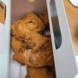 Publix Super Markets - Box o fried chicken