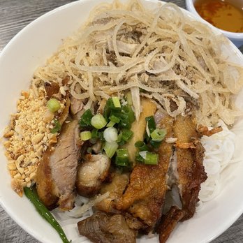Oasis Vietnamese Cuisine - Shredded Pork & Five Spice Chicken Vermicelli - Vietnamese Near Me - Pacifica, California Oasis Vietnamese Cuisine - Shredded Pork & Five Spice Chicken Vermicelli - Vietnamese Near Me - Pacifica, California
