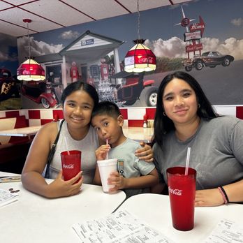 Kim's 50's Diner - Cafes Near Me - Waco, Texas