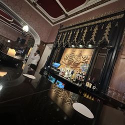 Knight's Bar