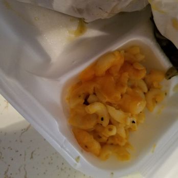Big Daddy's Kitchen - Macaroni and cheese is very good, you can't go wrong with the sides - Soul Food Near Me - Atlanta, Georgia