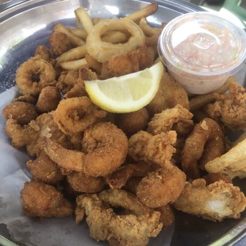 Buoy One - Riverhead - Fisherman's Basket - the shrimp were huge $20 - Seafood Near Me - Riverhead, New York