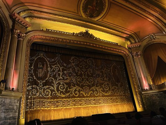 Grand Lake Theatre by null