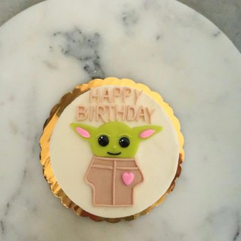 Cele Bakes - a baby yodah birthday cake - Custom Cakes Near Me Cele Bakes - a baby yodah birthday cake - Custom Cakes Near Me