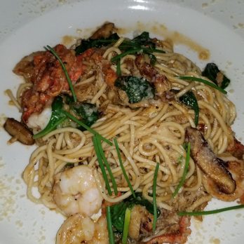 Yard House - New American Near Me - Sacramento, California Yard House - New American Near Me - Sacramento, California