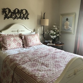 Victoria Inn - Queen bed was great too - Hotels Near Me - Murphys, California