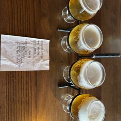 Shoeless Joe's Ale House & Grille - The 4-beer flight! Lagers, natch!