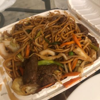Corner Cafe - Beef Chow Mein - Chinese Near Me - San Diego, California Corner Cafe - Beef Chow Mein - Chinese Near Me - San Diego, California