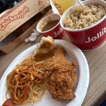 Jollibee - Chicken Shop Near Me - Sterling Heights, Michigan