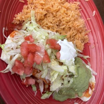 El Azteca Mexican Restaurant - Lunch 7 - Chicken & bean burrito with lettuce, guacamole, sour cream, and tomatoes. I choose rice instead of beans. Delicious! - Mexican Near Me - Virginia Beach, Virginia