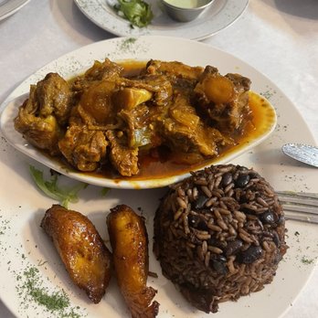 Havanazucar Cuban Restaurant - Oxtails - Cuban Near Me - Hesperia, California