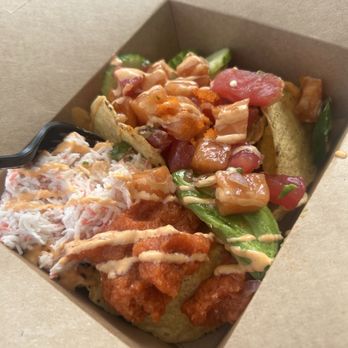 Willamette Garage - Poke nachos - Food Trucks Near Me - West Linn, Oregon