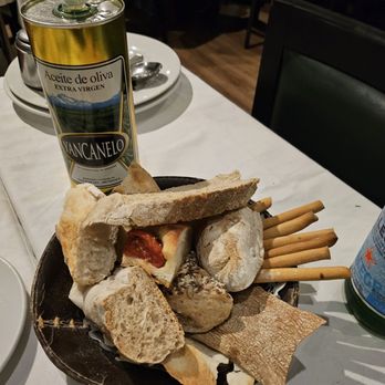 Marcelo - Complementary bread basket - Italian Near Me - Buenos Aires, C