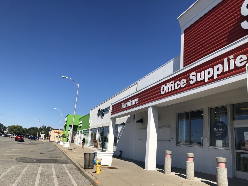 STAPLES Updated August 2024 28 Photos & 26 Reviews 29812991