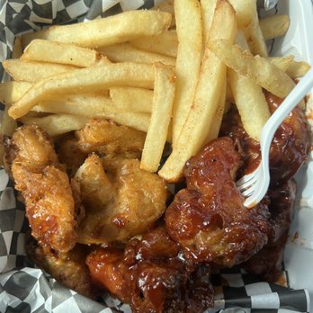 Blue Tree Cafe - Amazing Cauli wings with French fries!  Get with bbq sauce and ranch on the side! Yum! - Vegan Near Me - Fort Lauderdale, Florida
